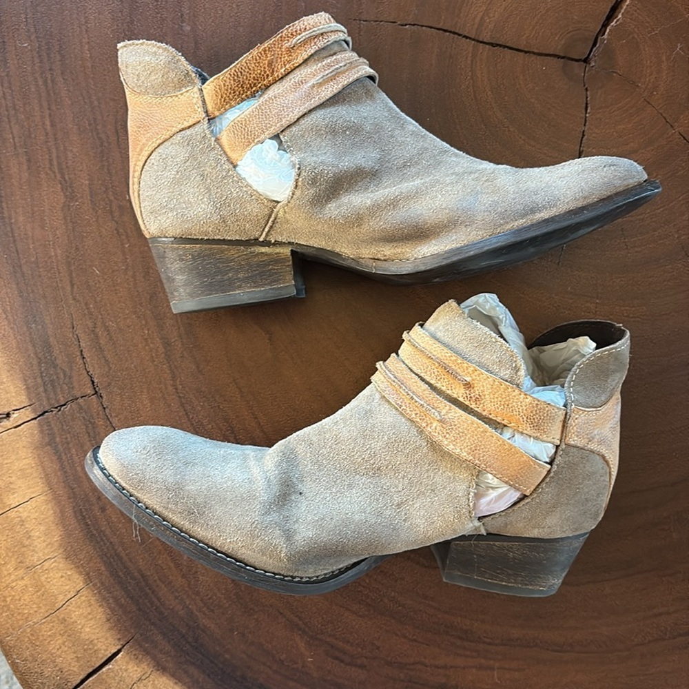 Rebels Tan/Gray Suede Leather Comfort Ankle Booties Boots/ Size 10 - Picture 3 of 6